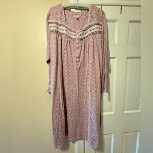 Secret Treasures nightgown. size 4X.